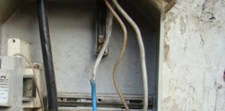 Amendată penal pentru furt de curent