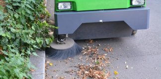 Cât dă o primărie din Gorj pentru o mașină de măturat străzile