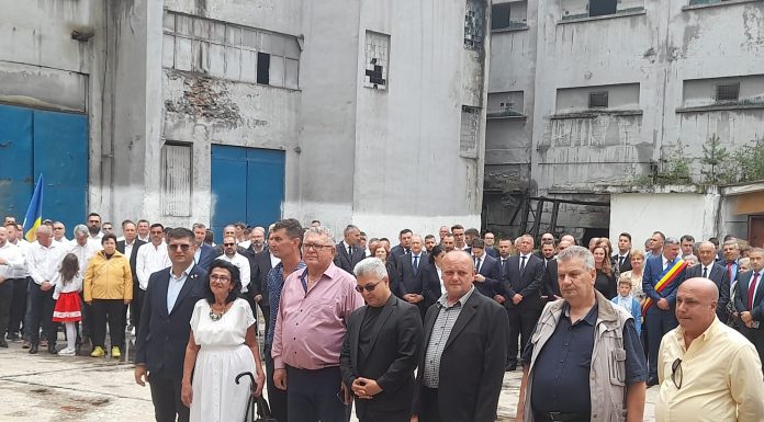 Reprezentanții FNM îi omagiază pe minerii din ”Lupeni 29”