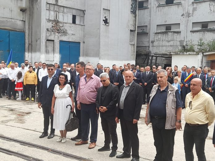 Reprezentanții FNM îi omagiază pe minerii din ”Lupeni 29”