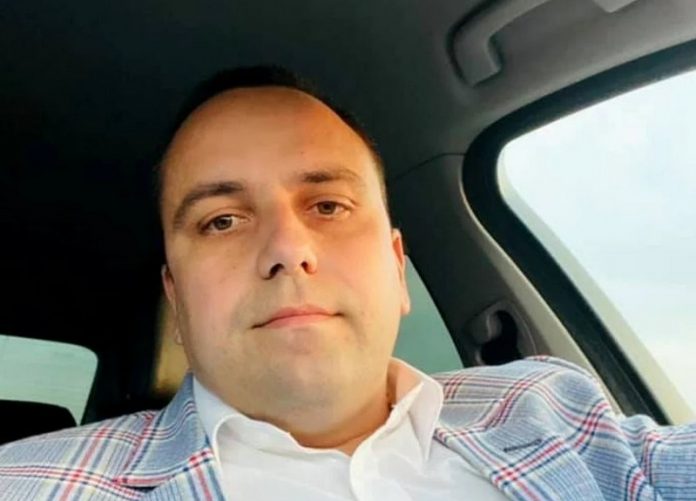 Primarul lăsat fără mandat, ținut în șah de judecători