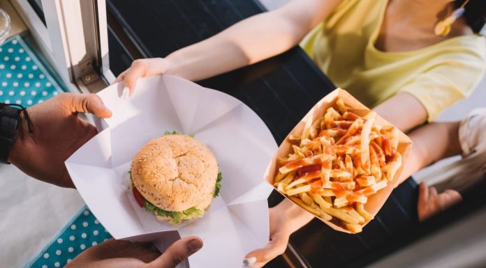 Rulote snack-bar, amendate de DSV Gorj