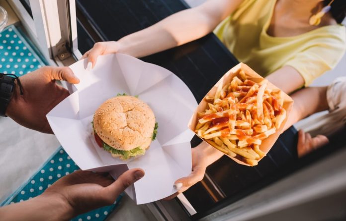 Rulote snack-bar, amendate de DSV Gorj