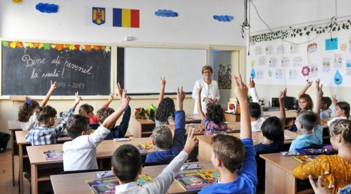 Școala începe mai devreme