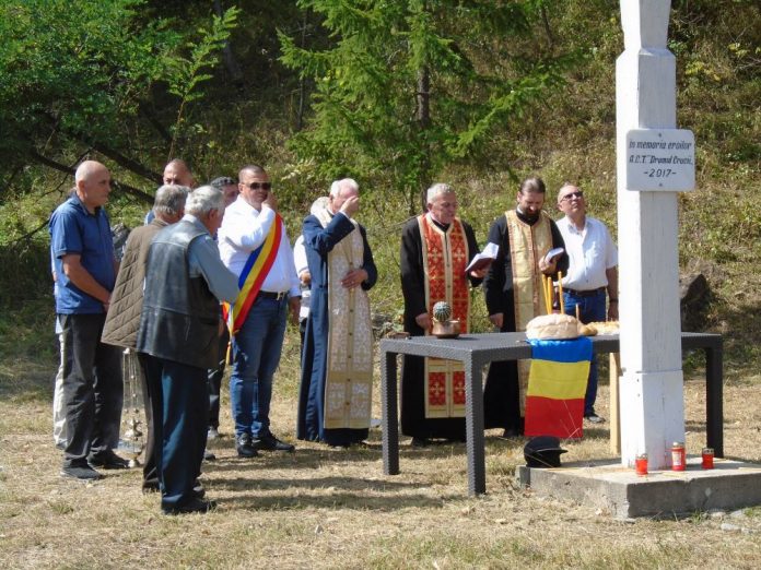 Repere spirituale – Prin Lumea Momârlanilor, la o actiune de suflet a Asociatiei ”Drumul Crucii” din Runcu Gorjului
