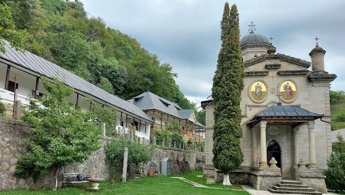 Sfinții cuvioși Neofit și Meletie, ocrotitorii Olteniei, sărbătoriți în ziua de 3 septembrie 2023