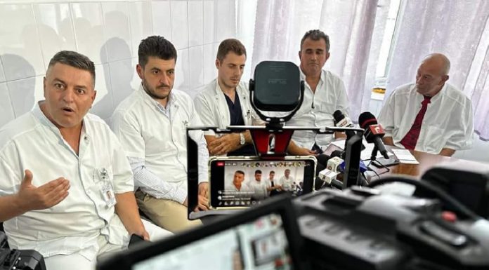 Medicul Soare pozează în ,,erou” și a mutat atenția de pe greșeala chirurgului Barbu pe condițiile din spital și pe linia de gardă