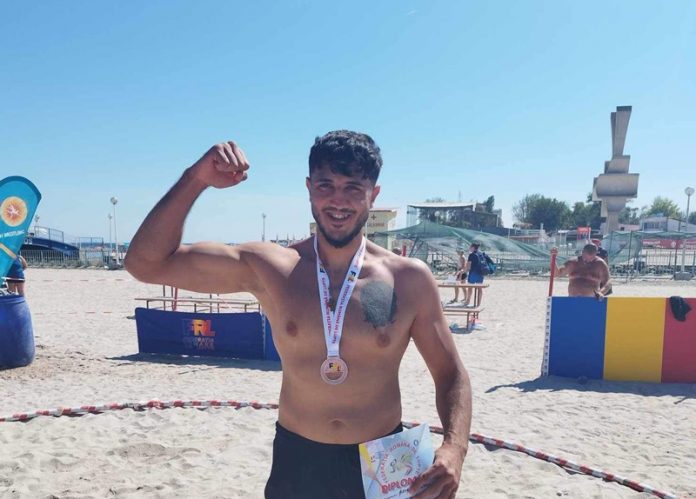 Alexandru Beșliu, argint la CN de Lupte pe Plajă
