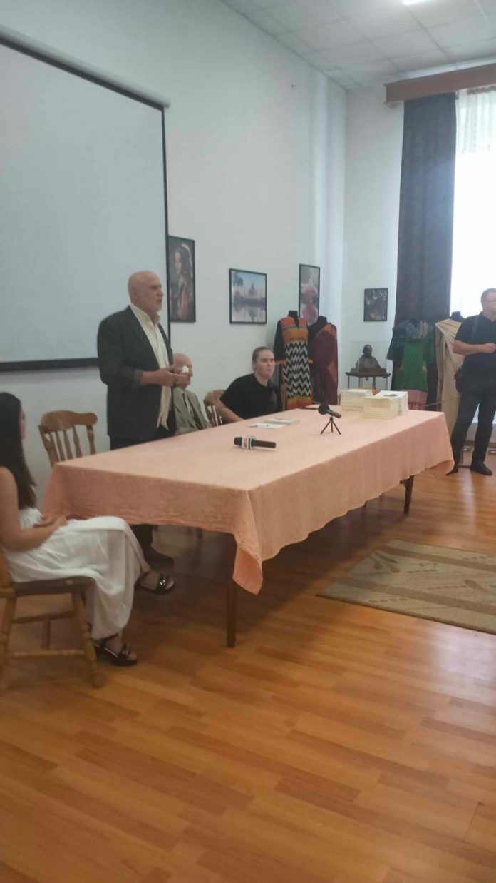 Ana Maria Păunescu și-a lansat cartea la Târgu-Jiu!