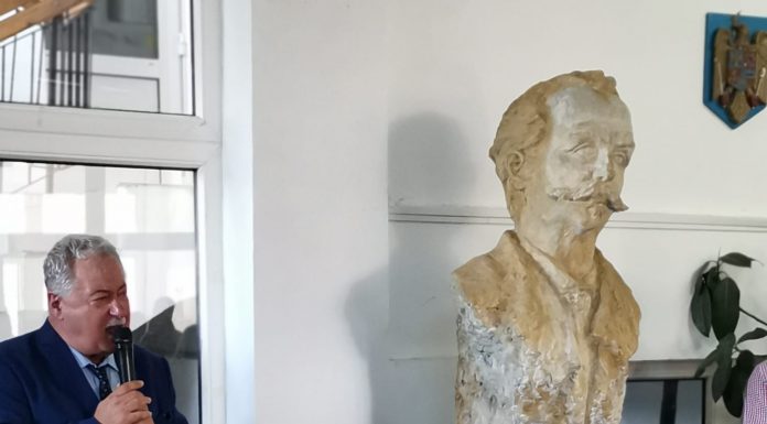 Bustul lui Dincă Schileru, dezvelit ieri, la Schela