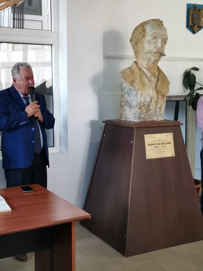 Bustul lui Dincă Schileru, dezvelit ieri, la Schela