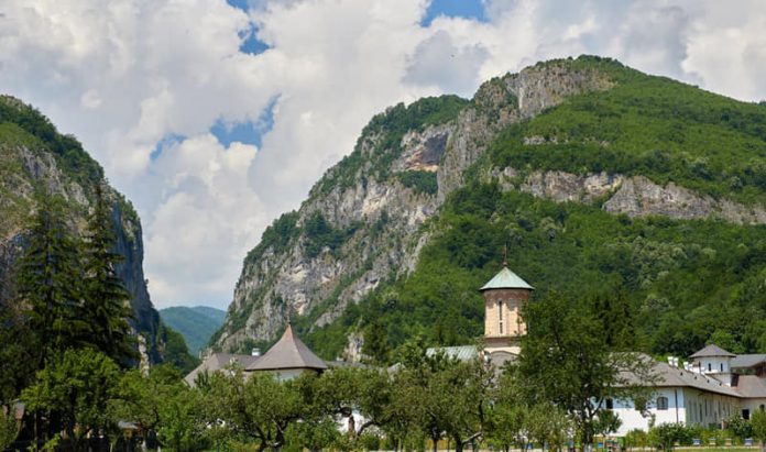 Comuna Polovragi concurează la titlul de „Best Tourism Villages”