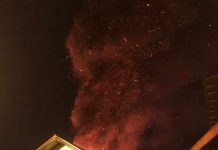 VIDEO: Pericol de dezastru în Pandurașul! Flăcări cât casa!