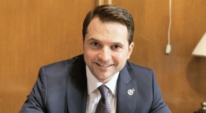 Ministrul Burduja a preluat sloganul lui Virgil Popescu: ,,Nu lăsăm pe nimeni în urmă”