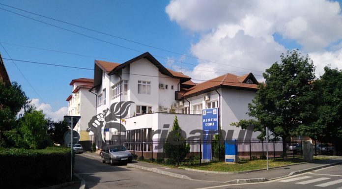 Sute de șomeri invitați la o bursă a job-urilor, organizată de AJOFM Gorj