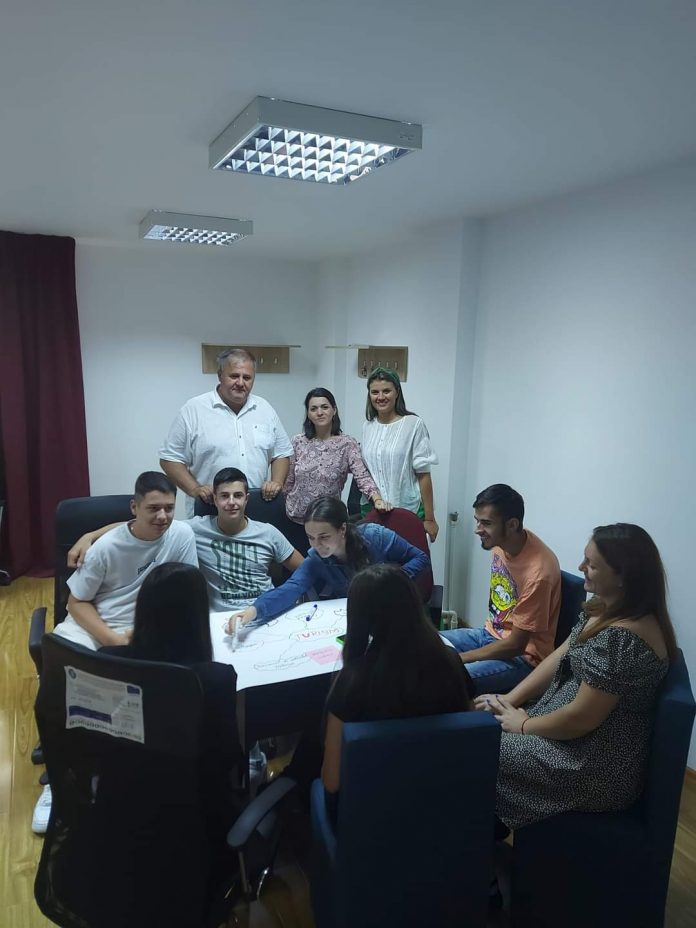 Tinerii antreprenori din Baia de Fier, la discuții cu reprezentanții AJOFM