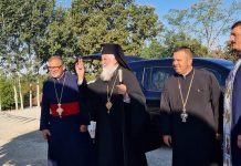 Mitropolitul Olteniei, prezent acum la sfințirea noii biserici din Cârbești