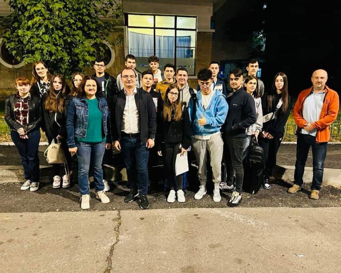 Excursie gratuită la Bruxelles pentru 23 de elevi gorjeni