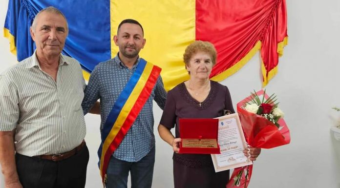 Diplome și premii în bani pentru o familie din orașul Rovinari