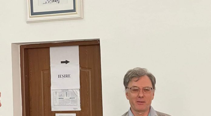 Moment festiv: Un distins dascăl al CNTV Târgu Jiu a ieșit la pensie!