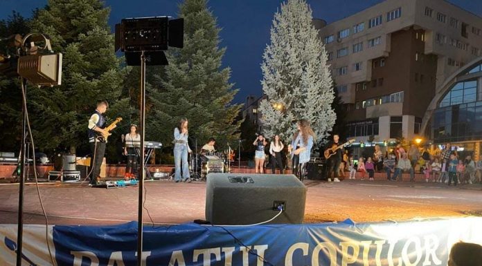 Peste 100 de cursanți ai Palatului Copiilor Târgu Jiu au participat la spectacolul de aseară