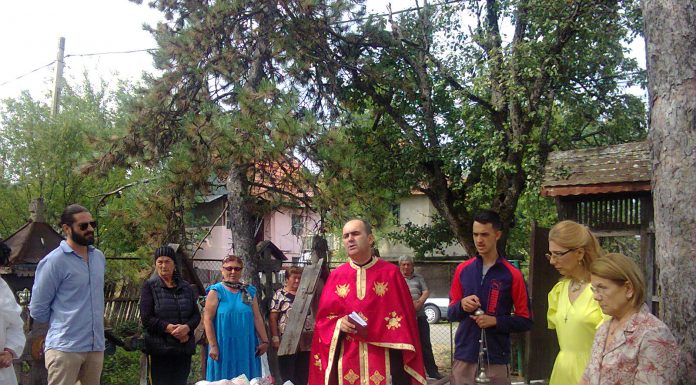 Sărbătoarea Înălţării Sfintei Cruci, la «Muzeul Crucilor» din satul Măceşu, Oraşul Târgu-Cărbuneşti, Gorj! – ,,Sper că ne vom regăsi mulţi ani de aici înainte, omagiindu-ne eroii de Ziua Înălţării Sfintei Crucii în acest muzeu unic”!