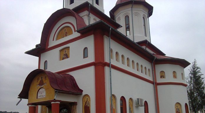 Mitropolitul Olteniei a resfinţit Biserica din Parohia Ţicleni, Protopopiatul Târgu-Cărbuneşti (I) – ,,Biserica dintr-o eparhie este cea mai importantă clădire, pentru că aici este prezent Dumnezeu, aici se săvârşesc tainele întemeiate de către Mântuitorul Iisus Hristos”!