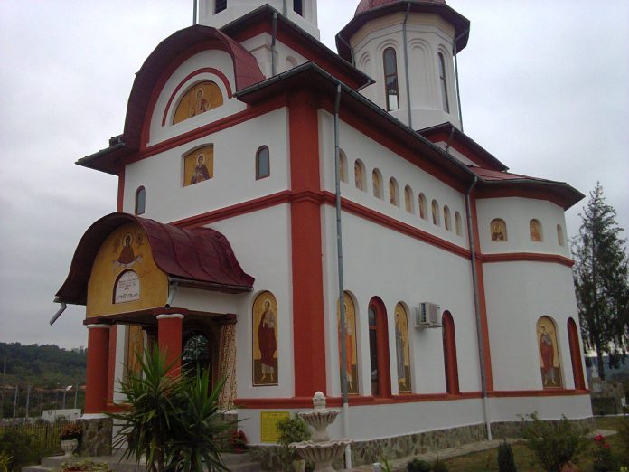 Mitropolitul Olteniei a resfinţit Biserica din Parohia Ţicleni, Protopopiatul Târgu-Cărbuneşti (I) – ,,Biserica dintr-o eparhie este cea mai importantă clădire, pentru că aici este prezent Dumnezeu, aici se săvârşesc tainele întemeiate de către Mântuitorul Iisus Hristos”!