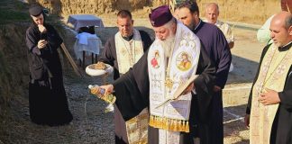 Mitropolitul Olteniei a pus piatra de temelie a Bisericii «Sf. Dimitrie Basarabov», din cadrul noului complex al Mănăstirii Tismana – ,,Punem piatra de temelie a unei sfintei biserici, cu chilii și cu loc de lucrare și de rugăciune a maicilor de la Mănăstirea Tismana”!