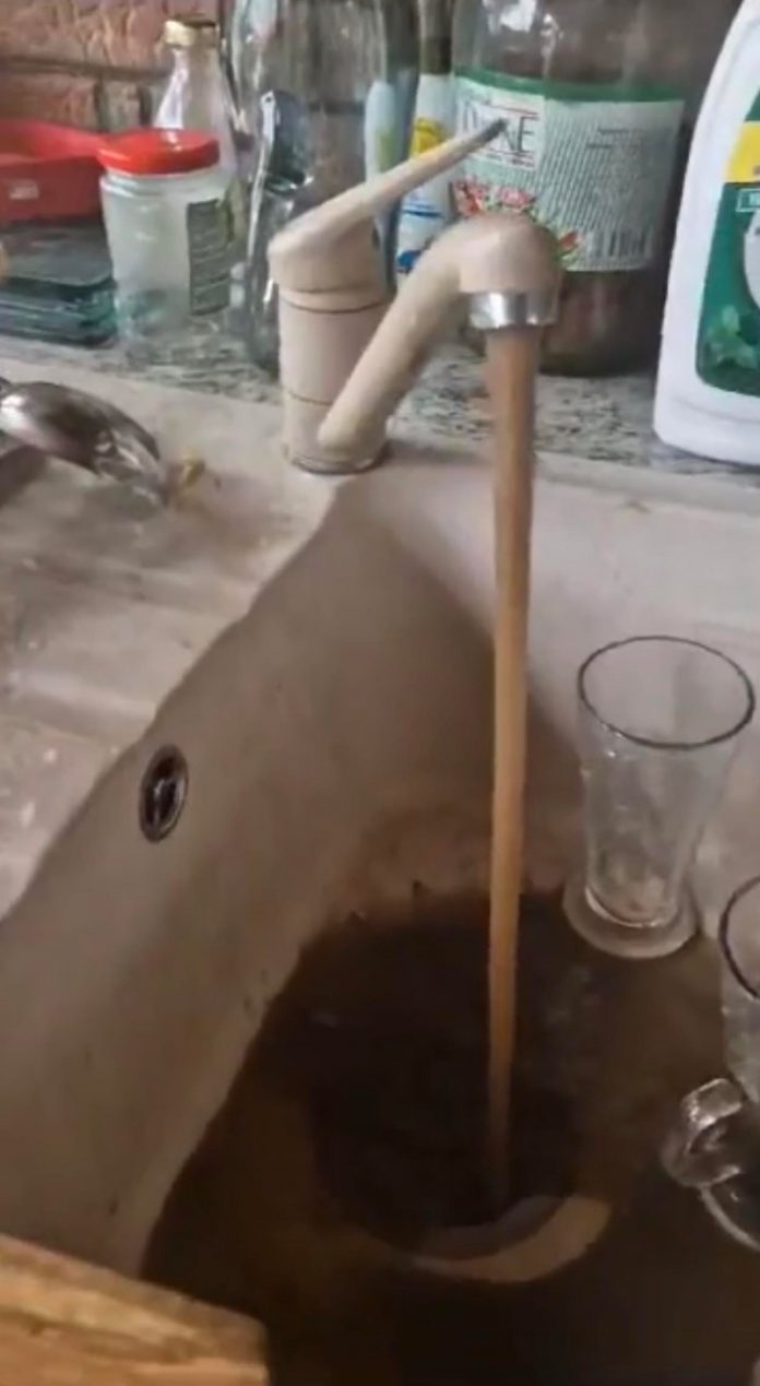 VIDEO: Gorj: Din ce în ce mai multe probleme la rețelele de furnizare a apei în mai multe localități