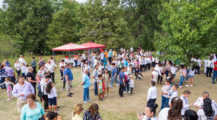 Sute de gorjeni, prezenți la Zilele Muzeului Curtișoara