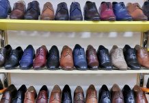 Evaziune fiscală din vânzarea de încălțăminte. Prejudiciu de zeci de mii de lei!