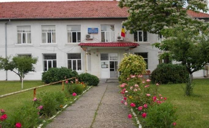 Noi școli din Gorj vor primi bani pentru reducerea abandonului școlar