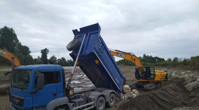 Insulă de balast formată pe râul Jiu! Lucrătorii SGA au intervenit!