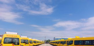 Microbuze școlare de la Guvern pentru două comune din Gorj