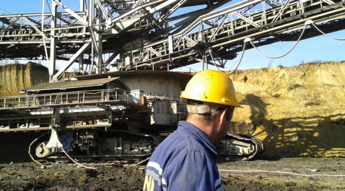 Drama salariaților CEO: Ministerul Muncii nu face nimic! Angajatul căruia i s-a anulat decizia de pensionare a amenințat că-și dă foc!