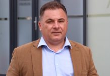 Baronul de Filiași, Pităroiu, consilierul prețios din CEO, cu salariu de 9.800 de lei, a învățat să scrie! În online!