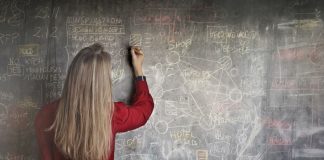 Se fac înscrieri pentru profesorii care vor elabora planurile-cadru pentru liceu!