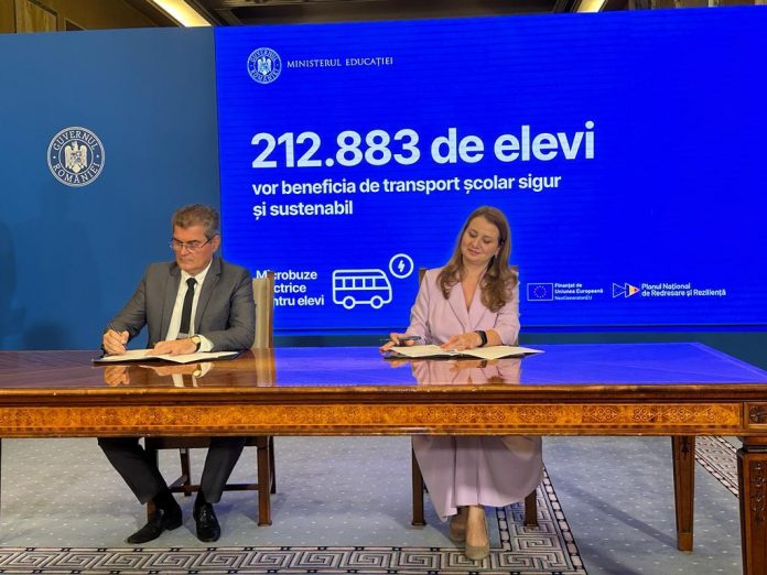 Contract semnat! Microbuze electrice pentru elevii din Gorj