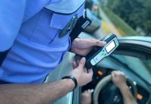 Reținut pentru lovire