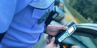 Reținut pentru lovire