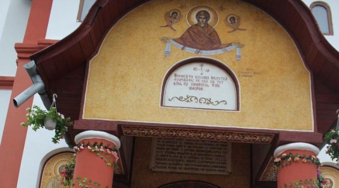 Mitropolitul Olteniei a resfinţit Biserica din Parohia Ţicleni, Protopopiatul Târgu-Cărbuneşti (III) – ,,Cu Sfânta Cruce, noi mergem întotdeauna cu voioşie şi cu bărbăţie spre Împărăţia Lui Dumnezeu”!