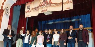 Trofeul Festivalului de Teatru ,,Vatra”, obținut de o trupă din Vâlcea! Premii și pentru participanții din Torino