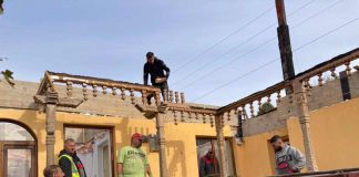 A început refacerea casei arse într-un incendiu, la Tismana!