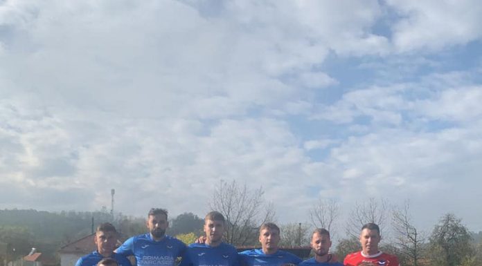 Vulturii se apropie de lider