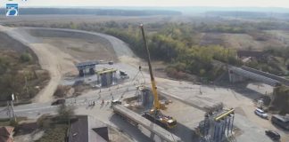 Au fost montate primele grinzi la pasajul din Romanești