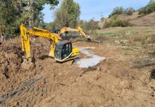 SGA Gorj, lucrări de întreținere la albia unui pârâu din Crușeț