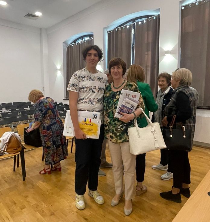 Elev al CNTV Târgu-Jiu, premiat la un concurs național de poezie