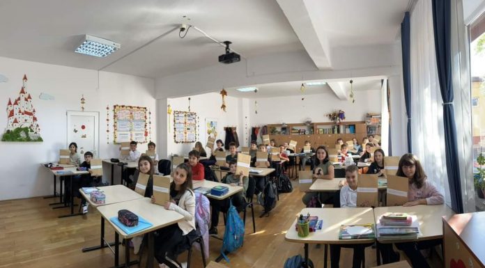 „Blind date cu o carte”, la CNTV Târgu Jiu