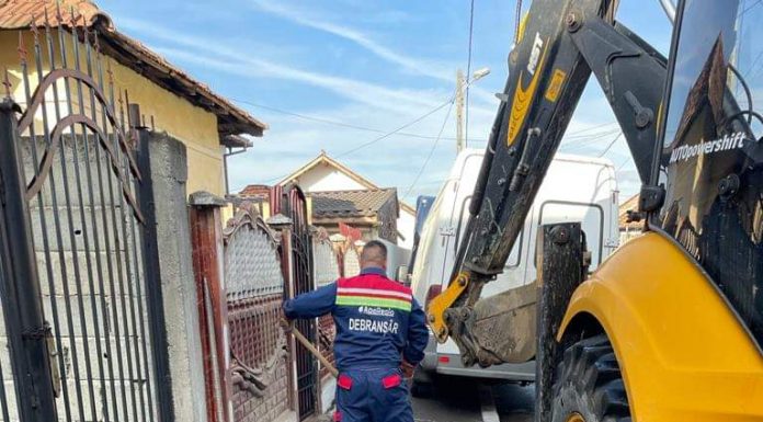 Echipele Aparegio au făcut debranșări pe str. Mihail Kogălniceanu